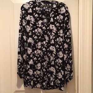 Black and White long sleeve top